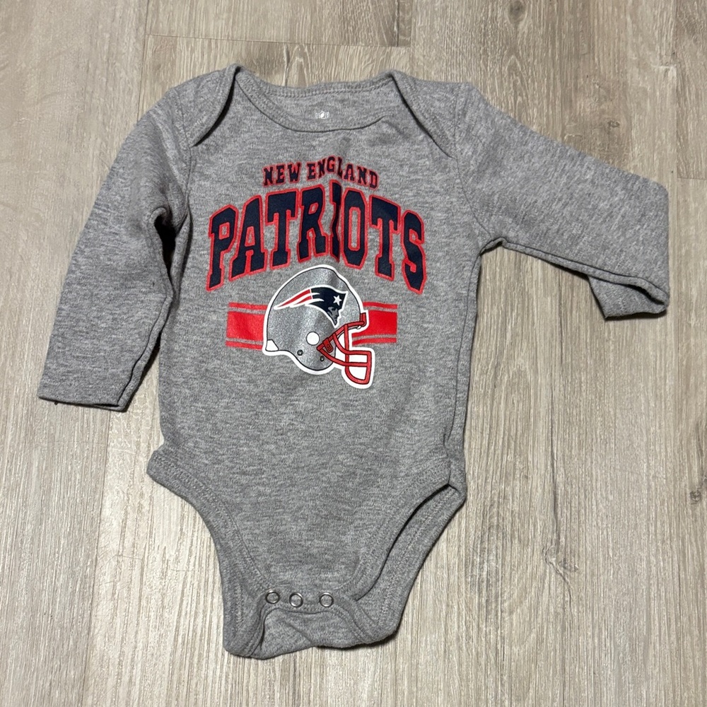 NHL Patriots Gray and Red‎ Baby Bodysuit